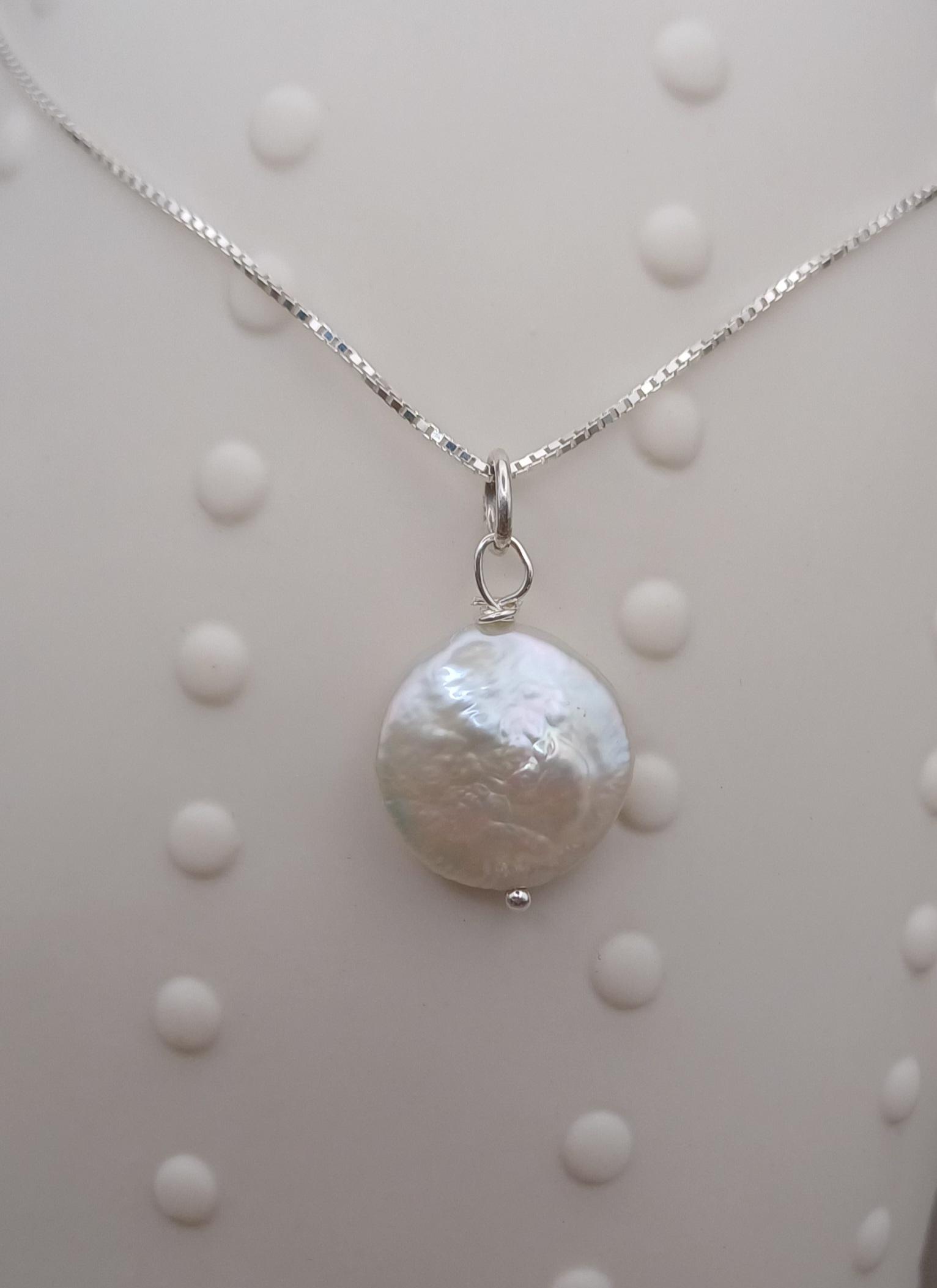 NECKLACES - Pearl Coin Pendant Necklace
