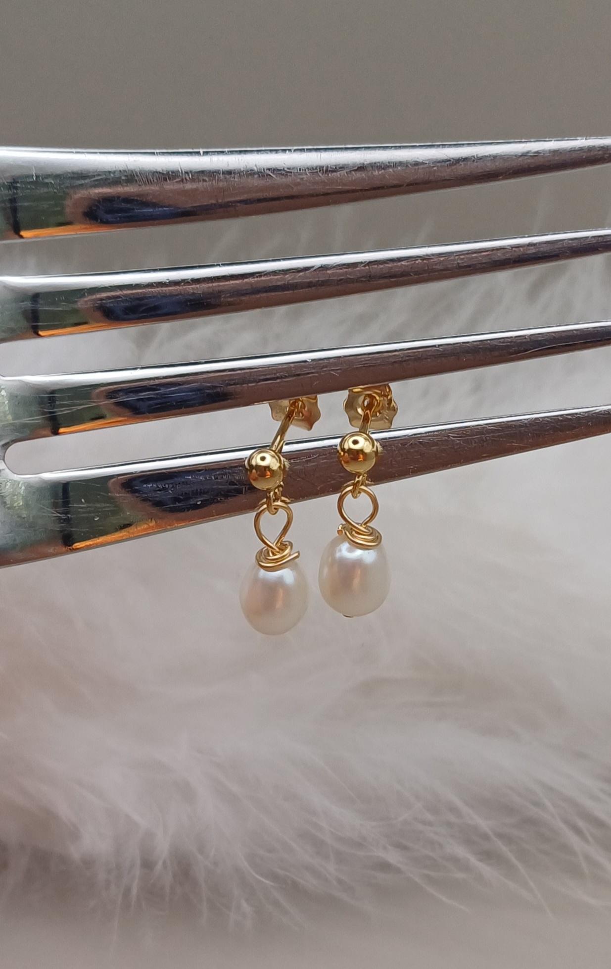 EARRINGS - 14k Gold Filled Pearl Drop Studs