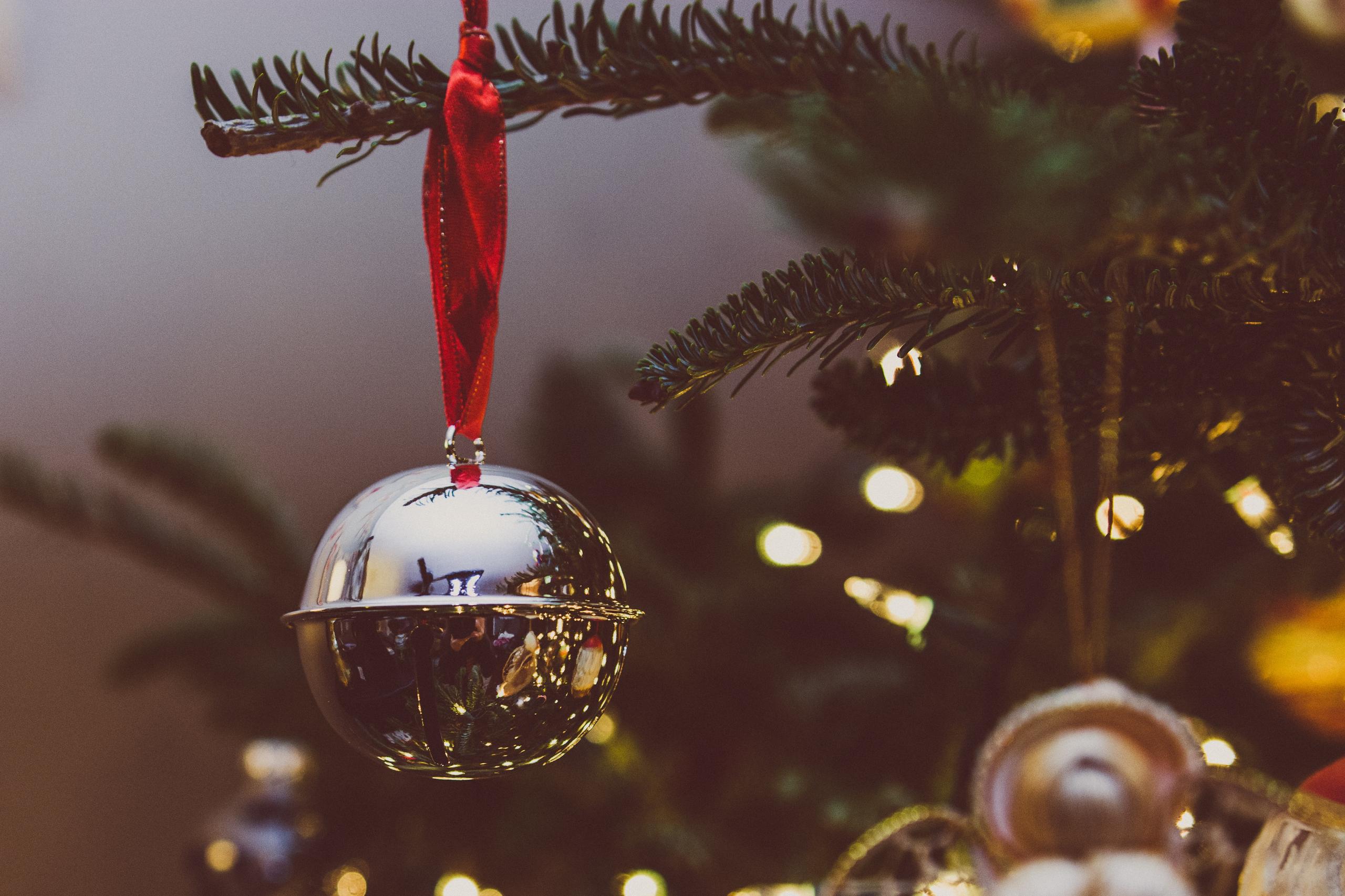 5 HR tips for planning a successful office Christmas party 
