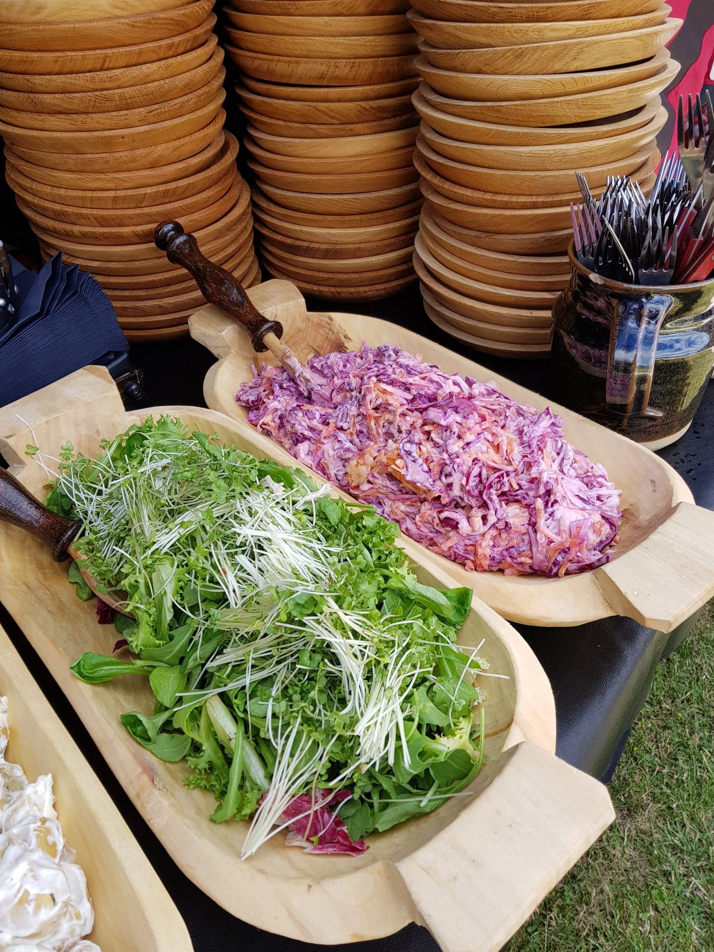 Mixture of salads served in trenchers