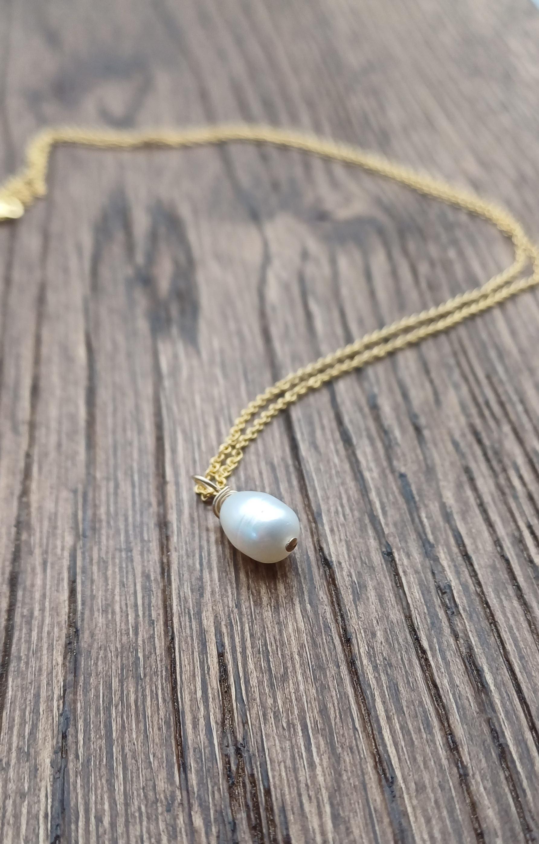 NECKLACES - 14k Gold Dainty Pearl Necklace