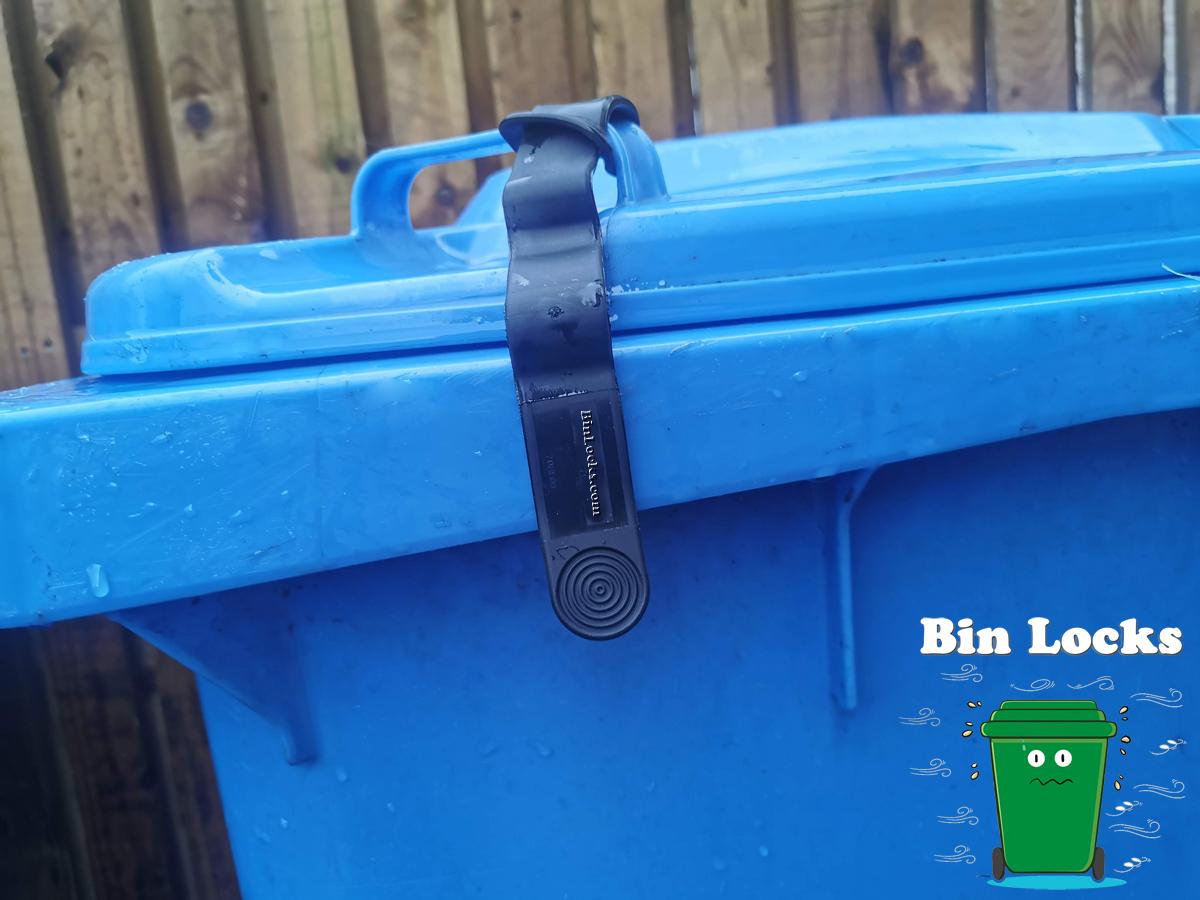 O3. Rubber loop clip - open handle bins 240L