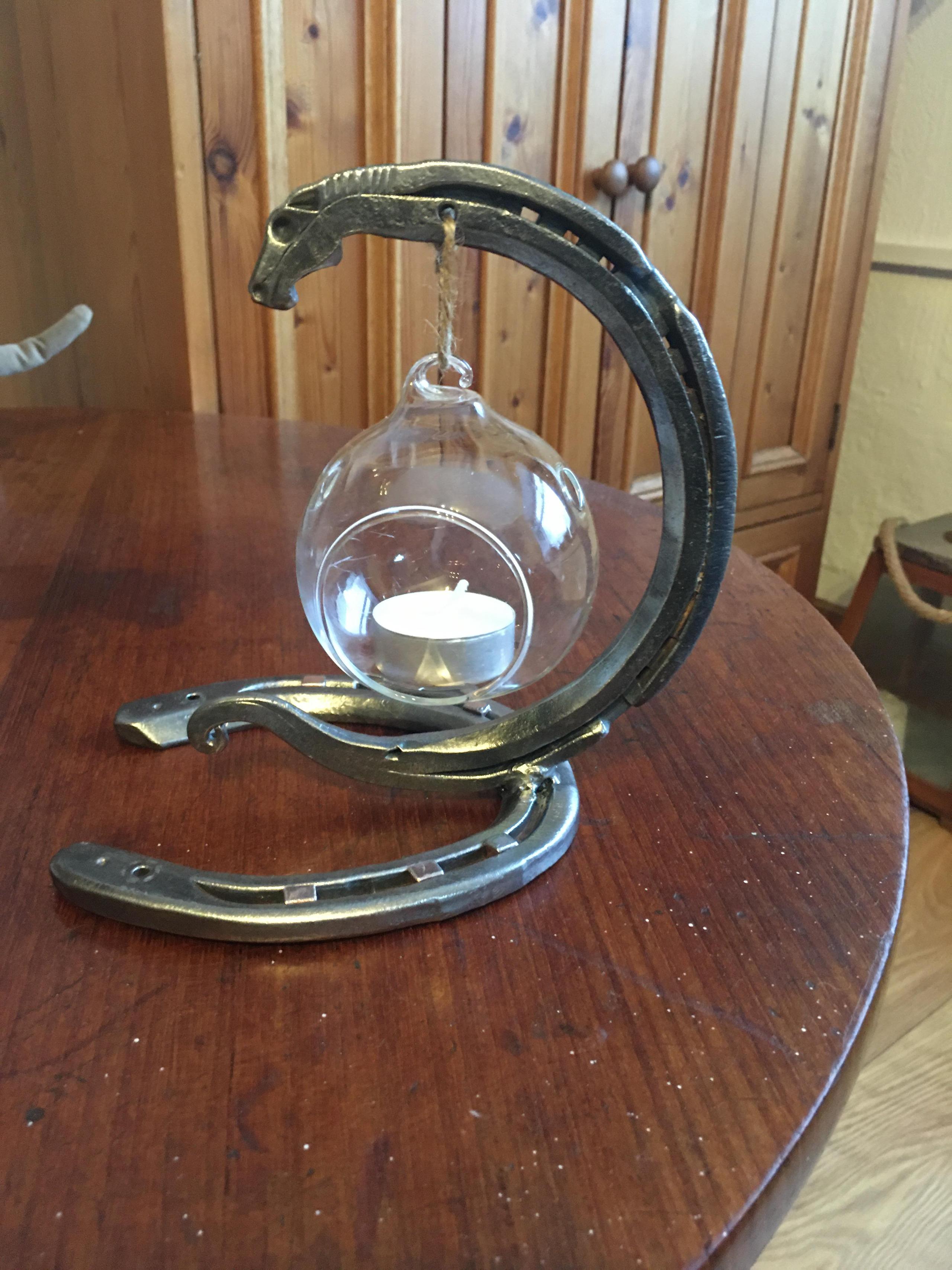 Horse shoes glass bauble with tea light