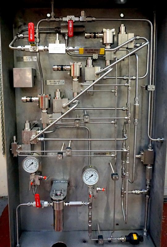 Hydraulic control panel for valve using super duplex tube and fittings