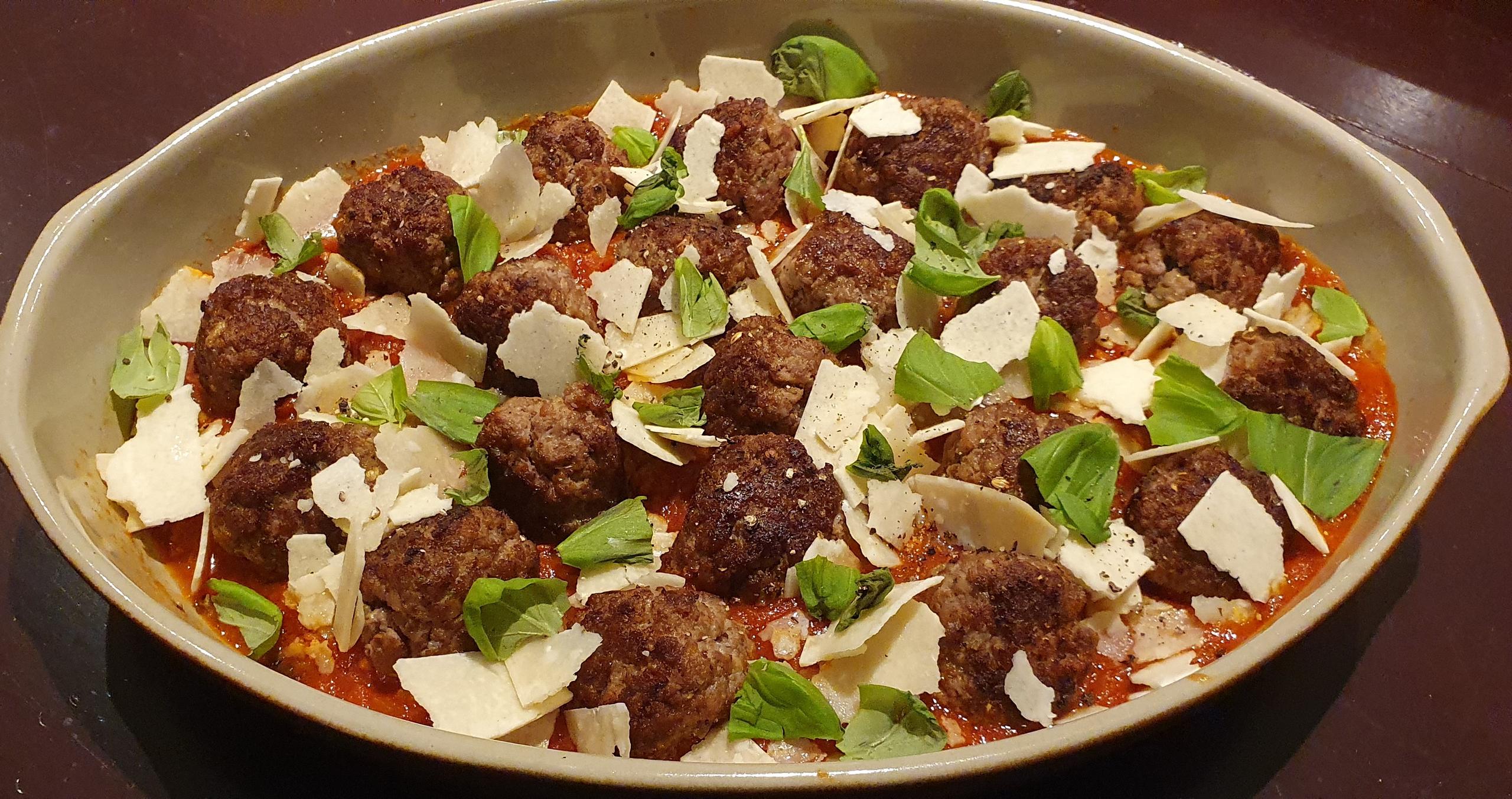 Meatballs in tomato