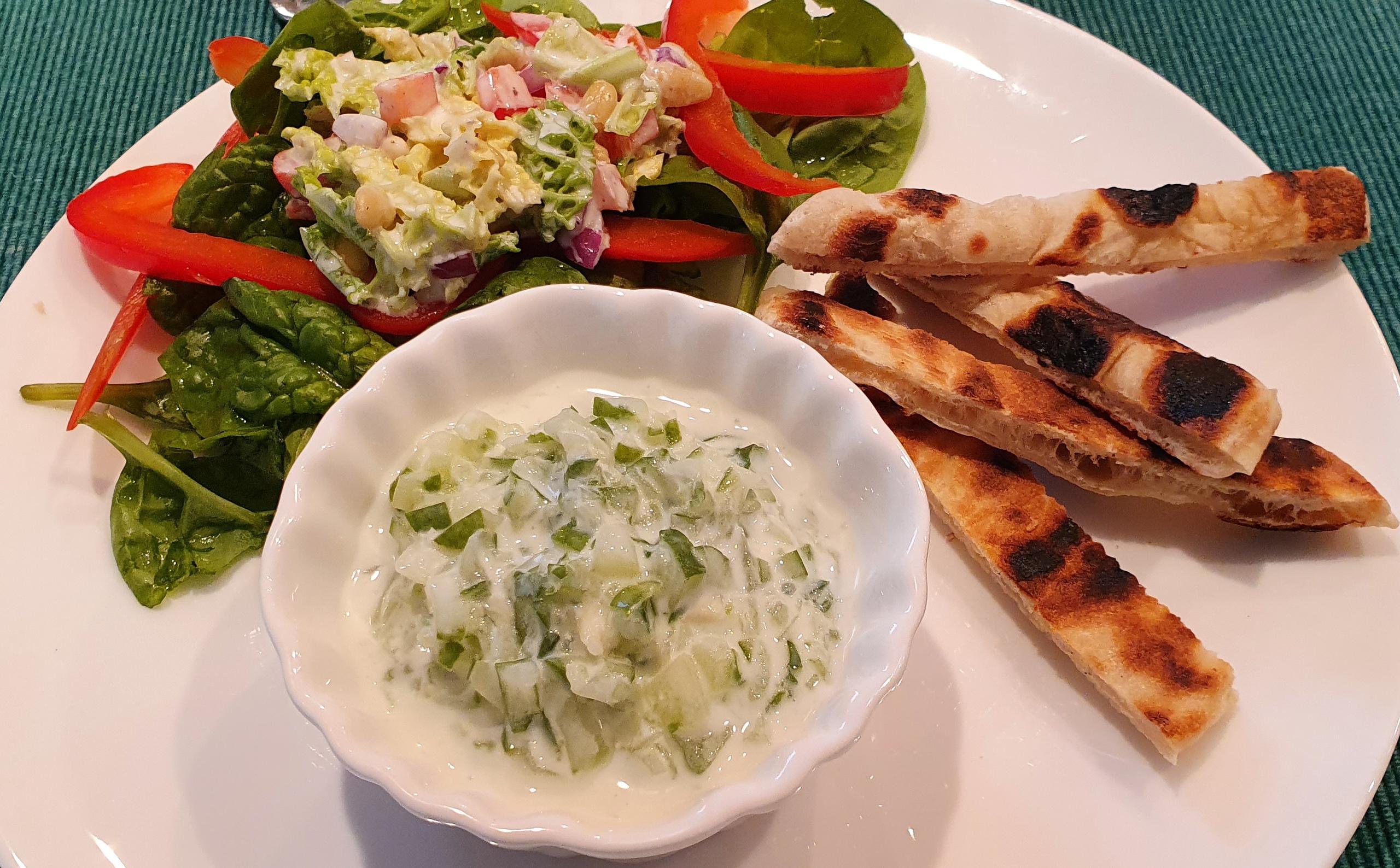 Tzatziki with Spinach & Pepper salad