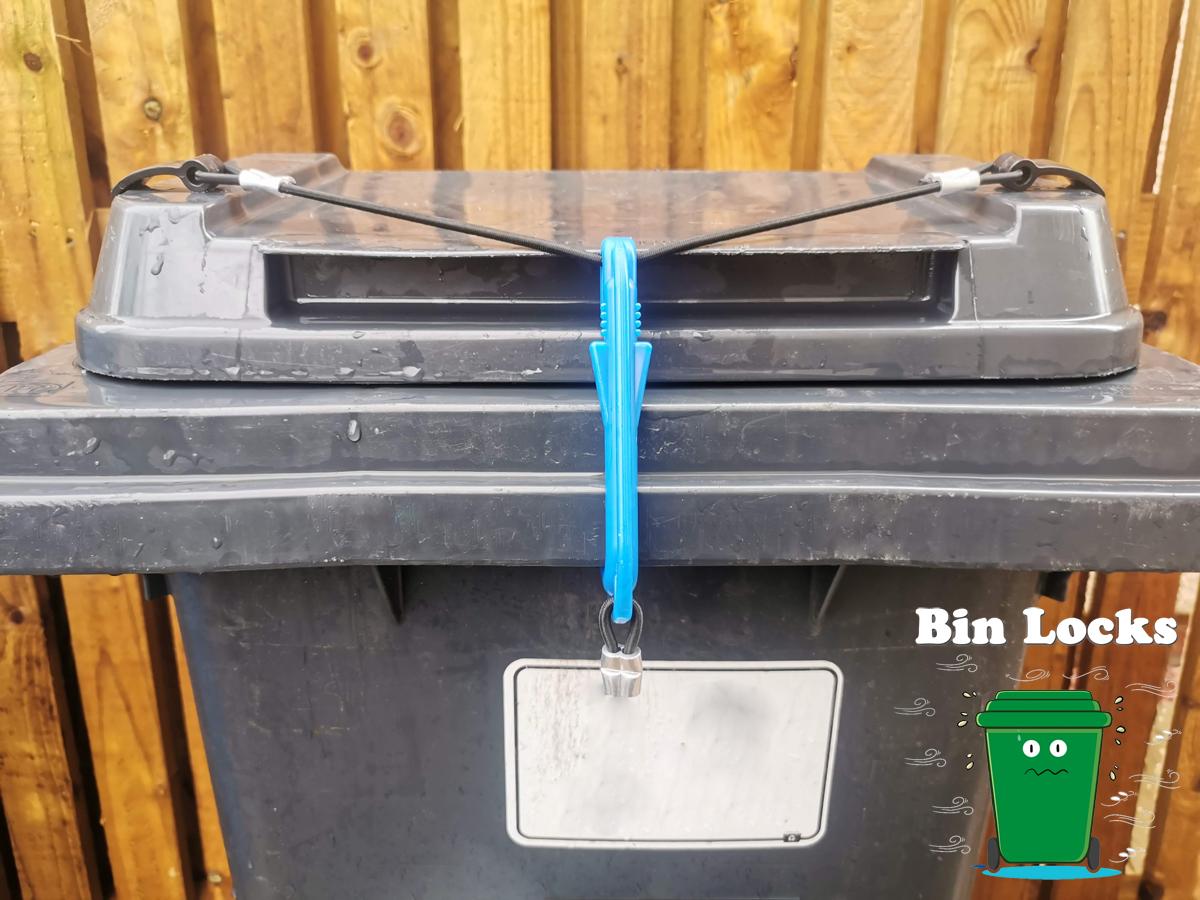 C1. Black Lobster clip - closed handle bins 140L