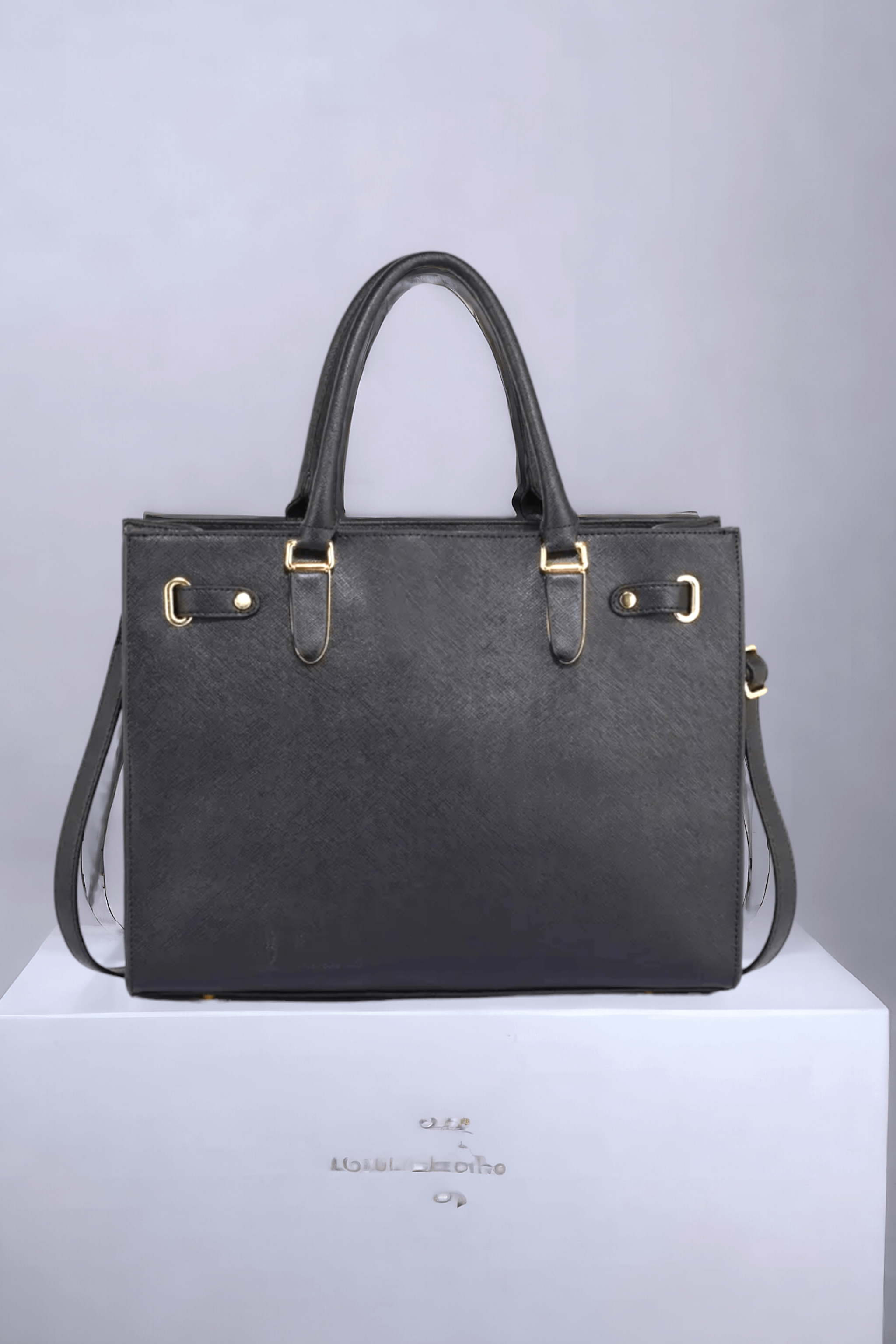 Black Leather Designed Handbag 340Gh¢