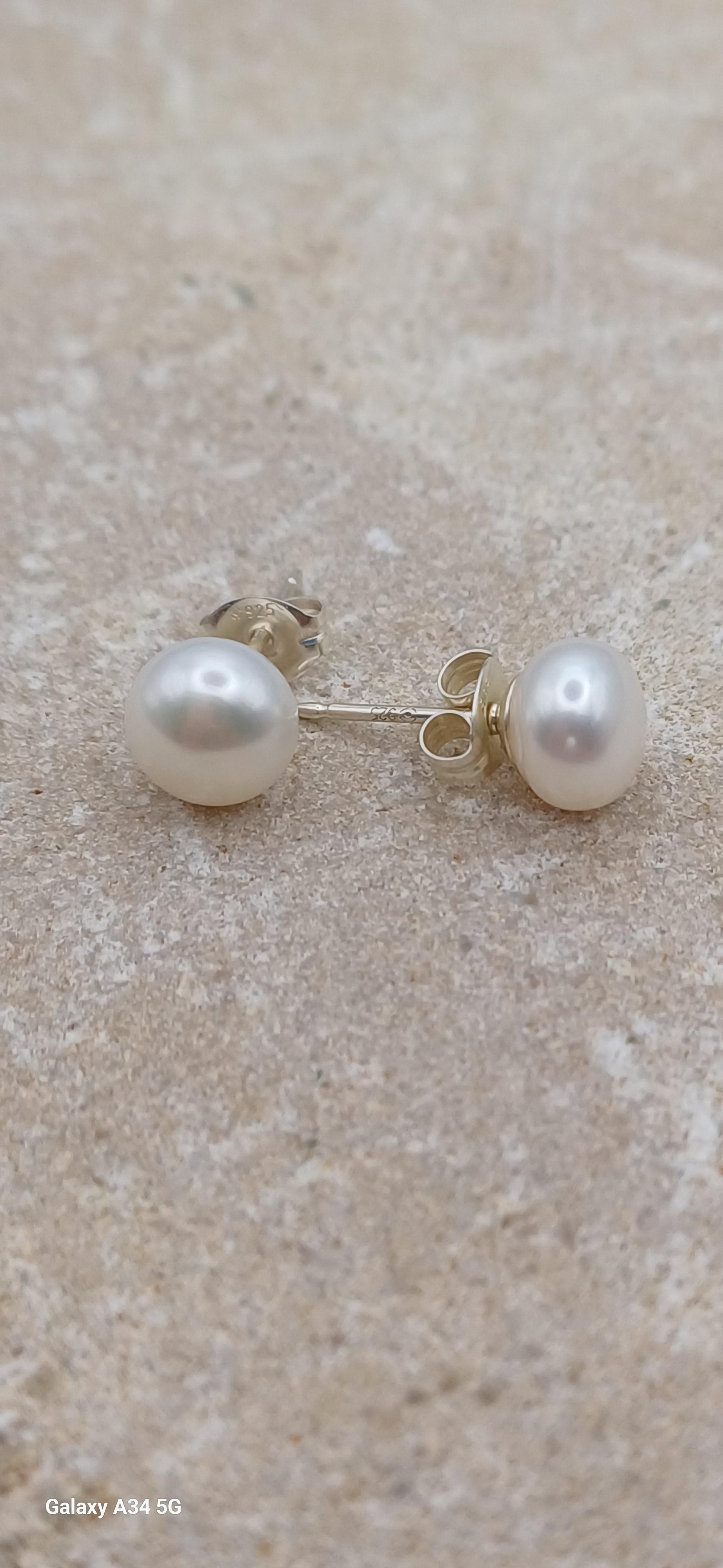 EARRINGS - Sterling Silver Pearl Stud Earrings