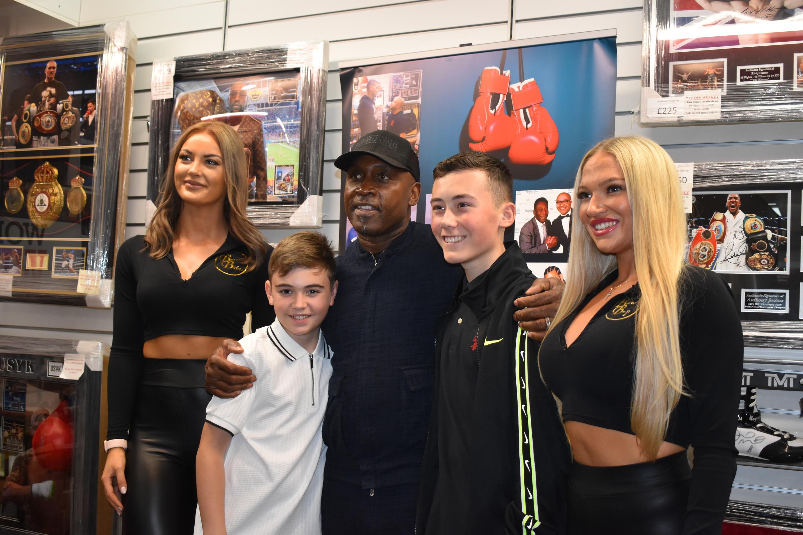 The former WBC World middleweight champion Nigel Benn visited Worldwide Signings on 7th October. hug