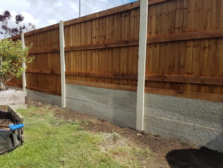 Uneven fence panels