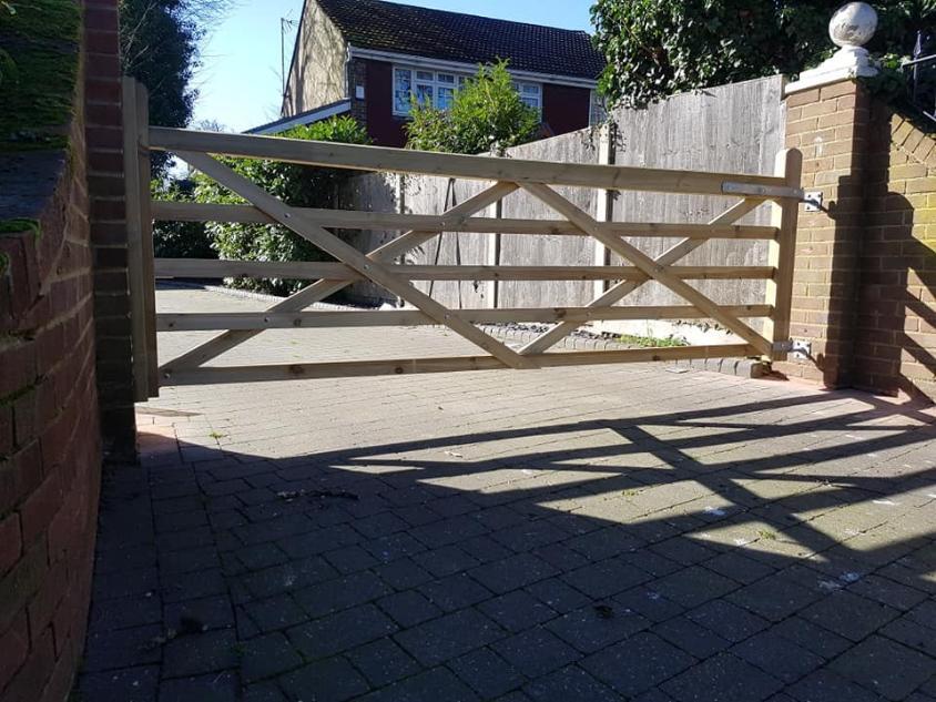 5 bar gates installed in Longfield