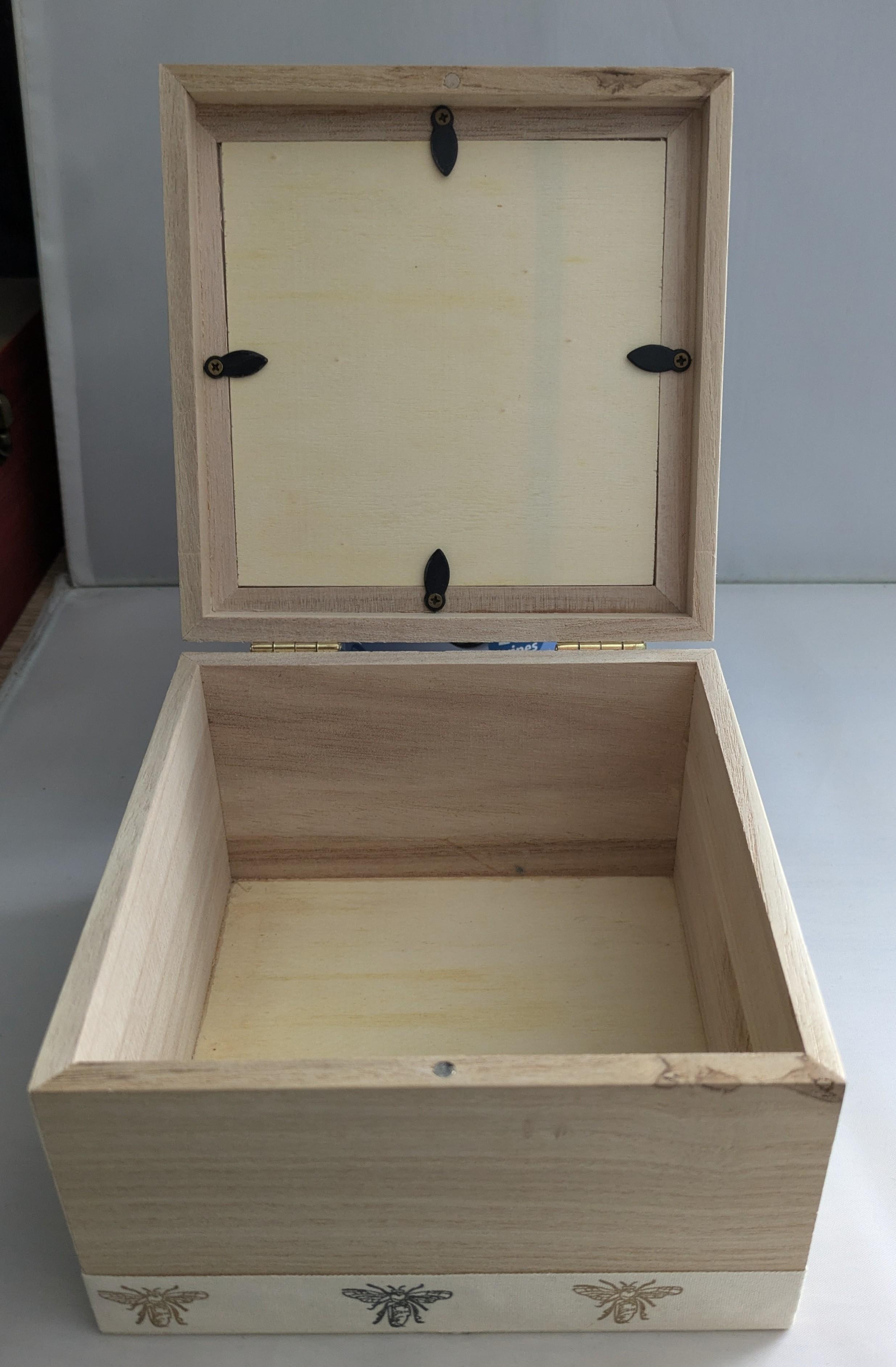 Bee photo box