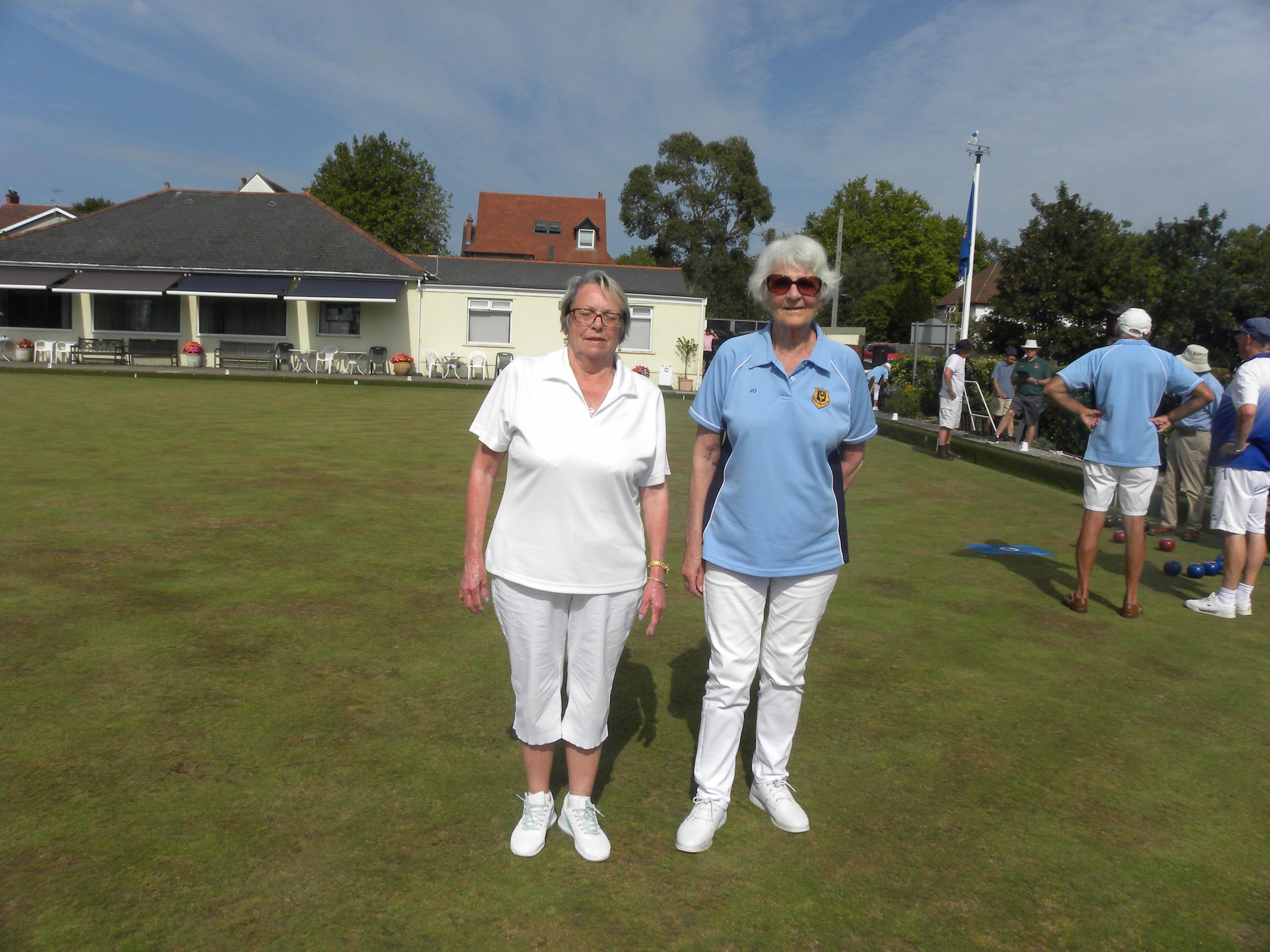 Chris Davies & Jo Harper 2023 Ladies Winners4 Wood Pairs