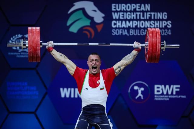 Bulgarian Weightlifter Karlos Nasar Clean and Jerks 226 kilos Ahead of Olympics