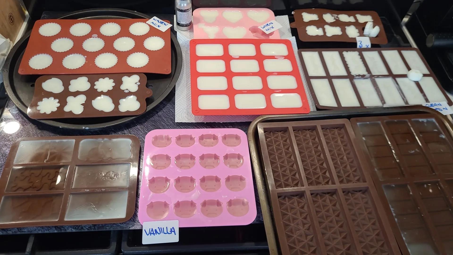 Various wax molds with wax setting.