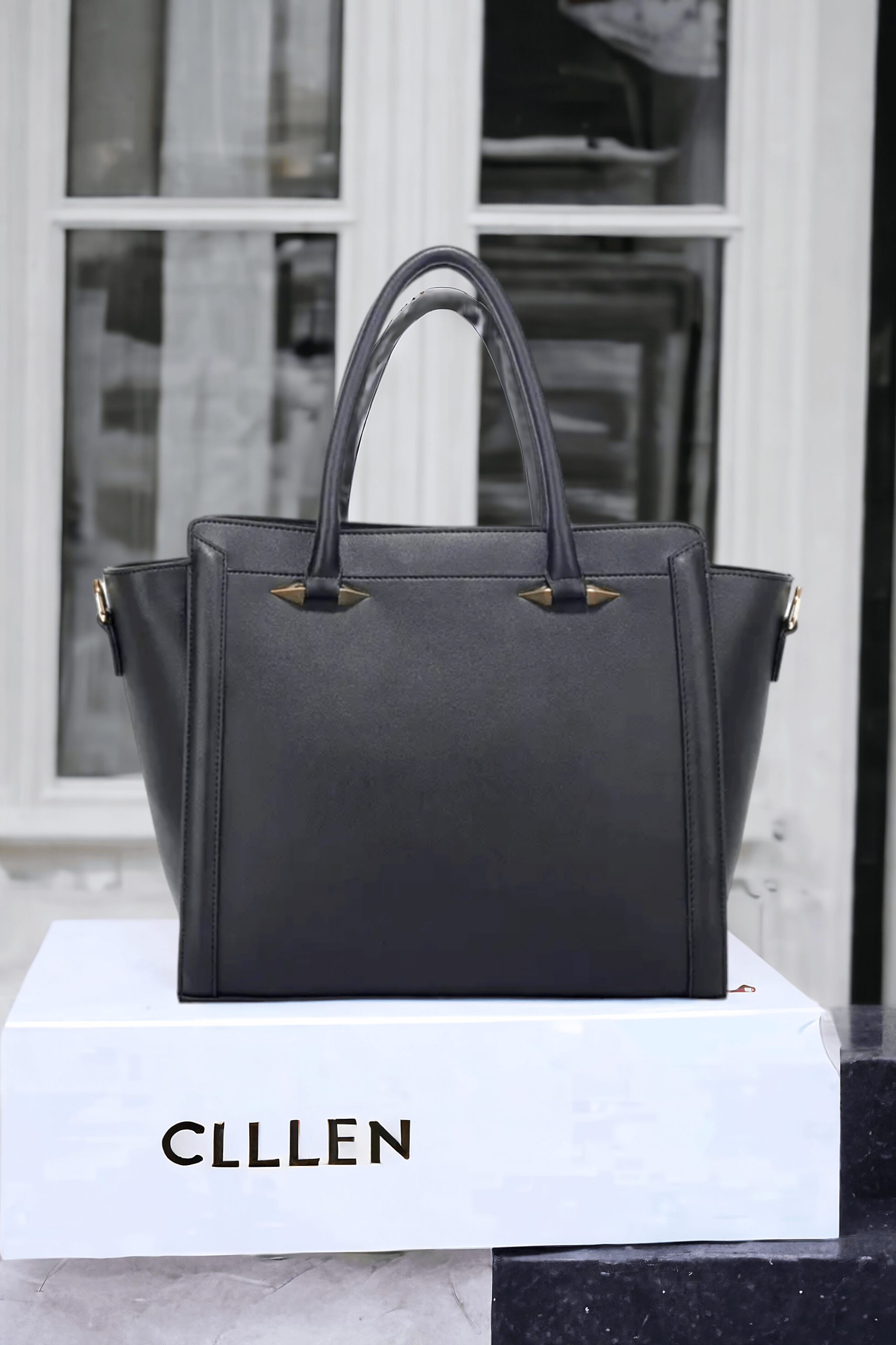 Black Leather Designed Handbag 350Gh¢