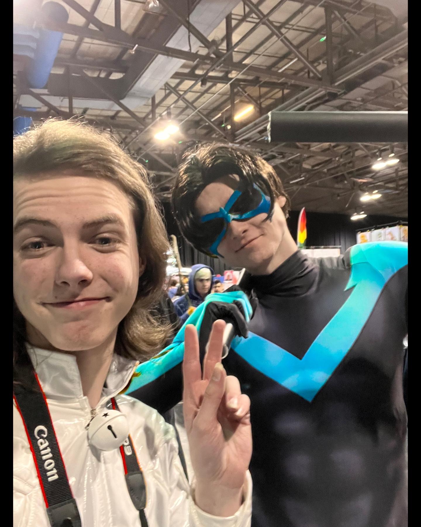 Took_A_Selfie_With_NightwingLoved_Speaking_With_HimSelfie_Cosplay_CatBlanc_MiraculousLadybug_Nightwing_DC_DavenportAtComjpg
