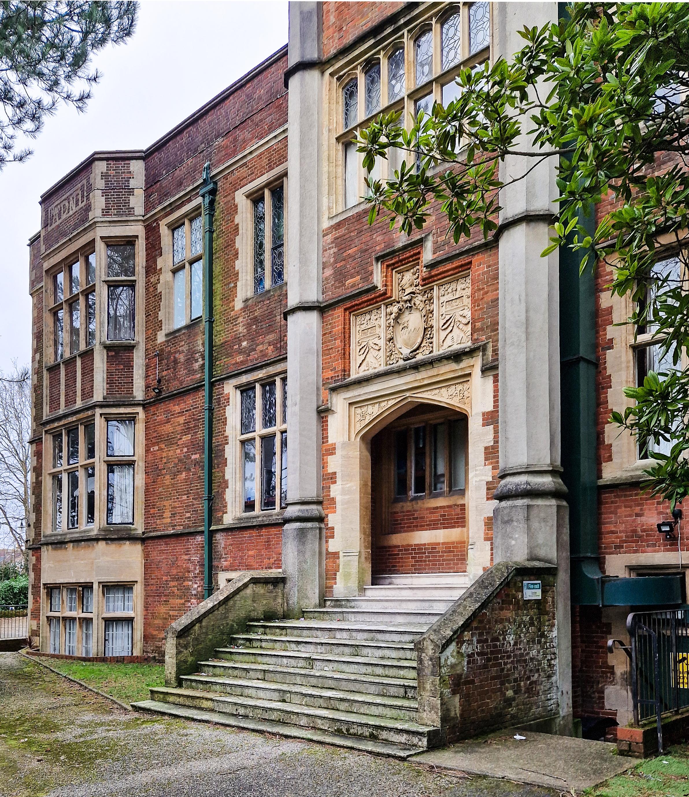 The Knole Bournemouth, Lodge of St Augustine 8459