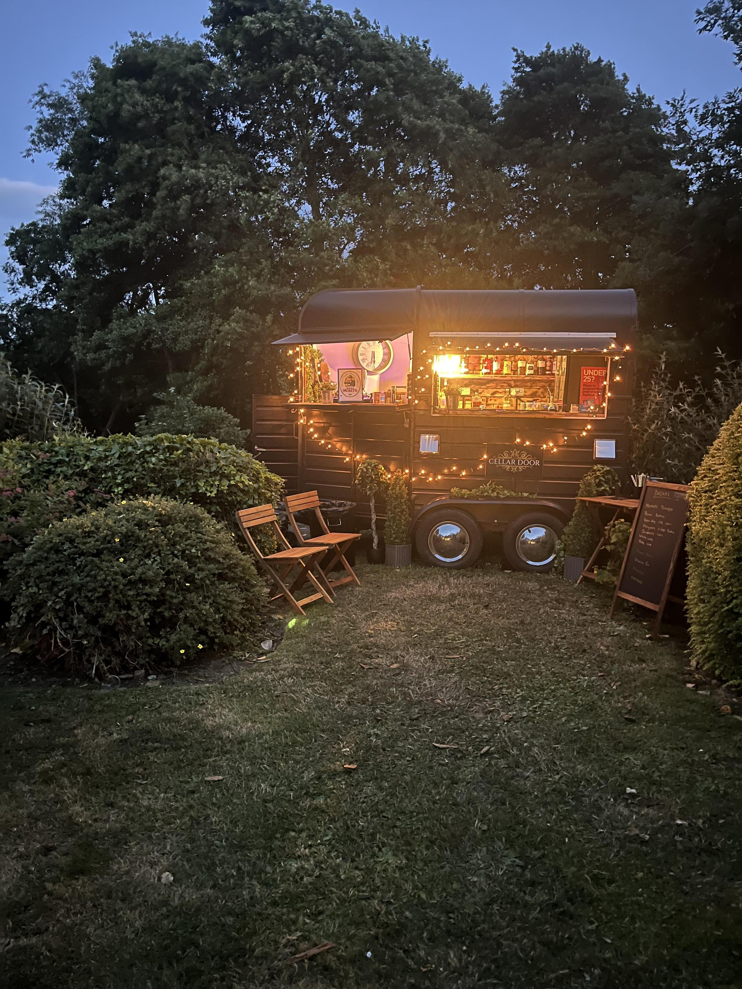 Horsebox bar, mobile bar, converted bar, cocktail bar, rice horsebox bar