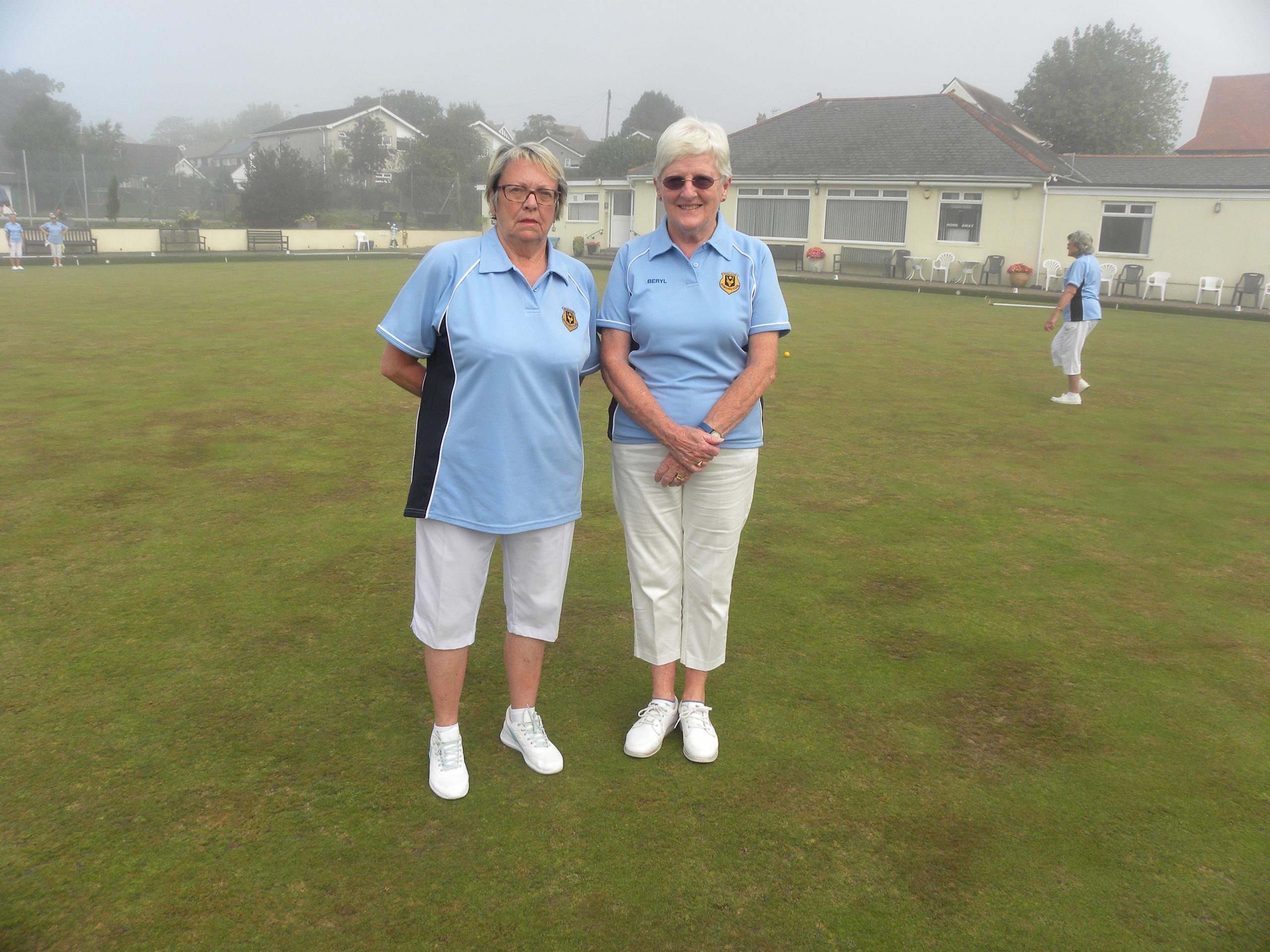 Chris Davies & Beryl Ellis 2023 Ladies 2 Wood Pairs Winners