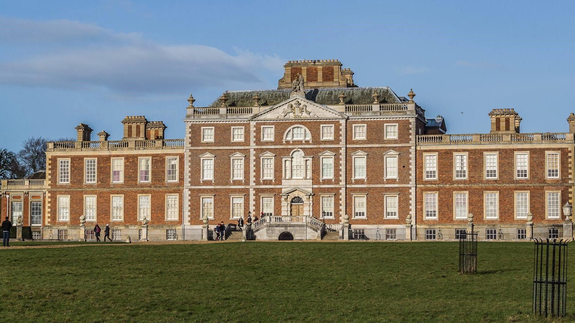 A landscape picture of Wimpole Hall