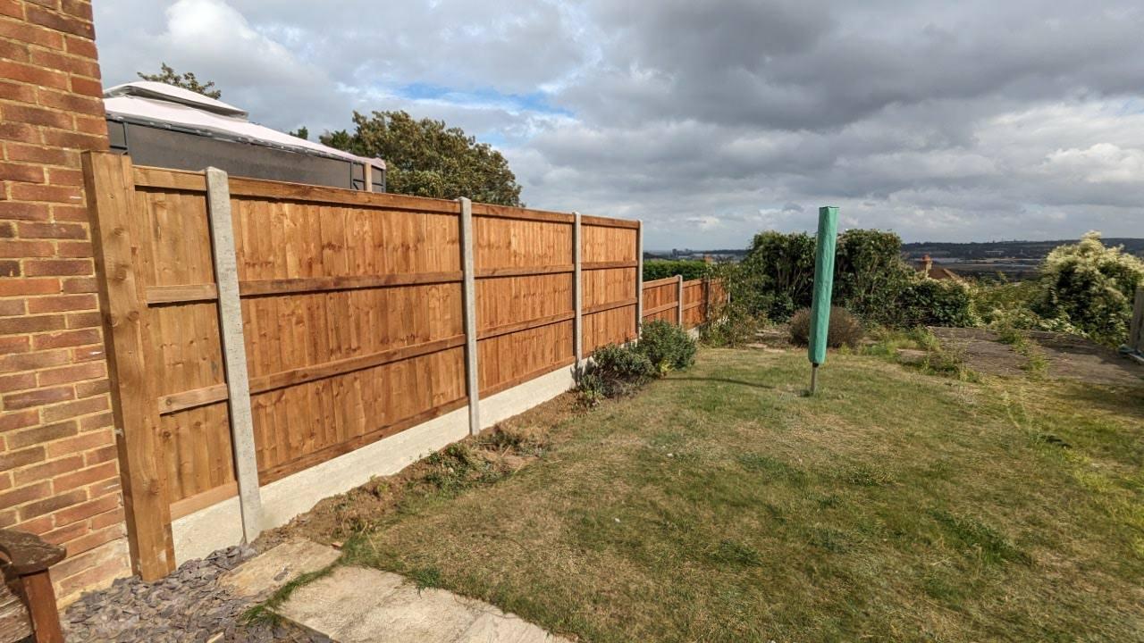 Why Choose a Supply and Fit Fencing Company Near You?