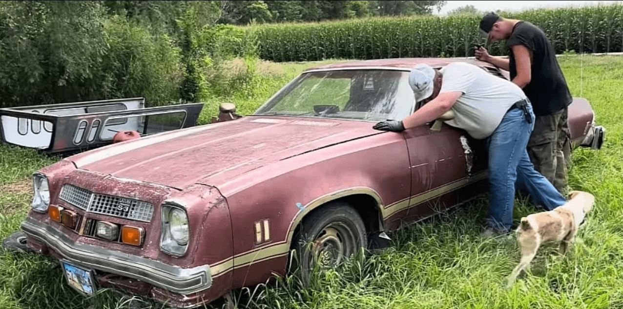 Man Buys Abandoned 1976 Chevrolet Laguna for Cheap, Finds Good News Under the Hood